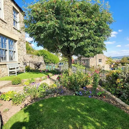 Rock View, Wensleydale Bed & Breakfast Leyburn